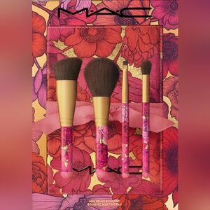 New! Mac Cosmetic 4-Piece Mini Makeup Brush Travel Set